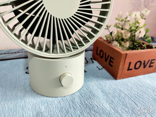 智米桌面风扇，清凉摇走夏日常伴